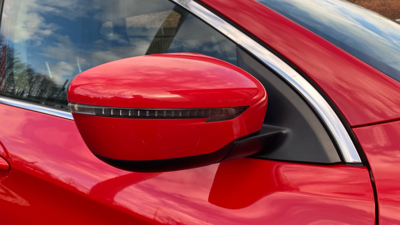 Nissan Qashqai 1.3 DiG-T Acenta Premium 5dr Petrol Hatchback